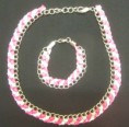 Conjunto collar y pulsera trenzado blanco y rosa